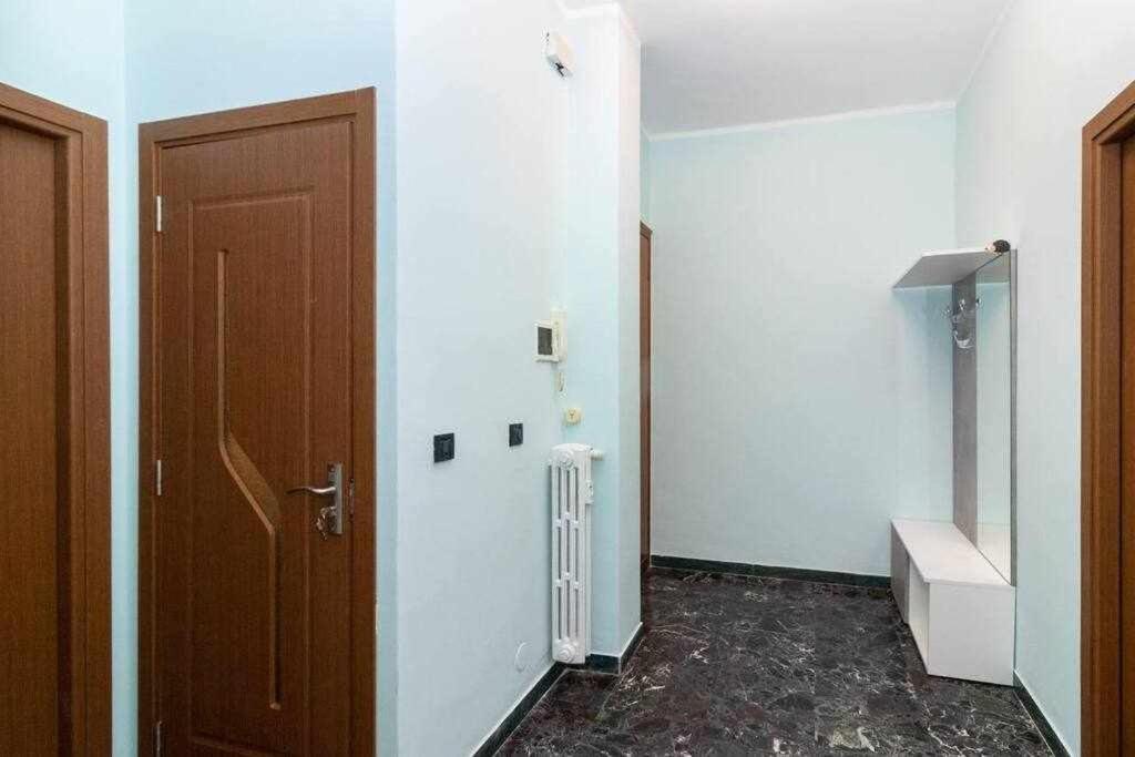Appartamento A Pochi Passi Dalla Stazione Comodo A Coppie E Famiglie, Casa Ferrucci Коленьо Екстериор снимка